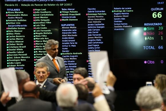 O parecer de Bonifcio de Andrada foi aprovado por 39 votos a 26, com uma absteno