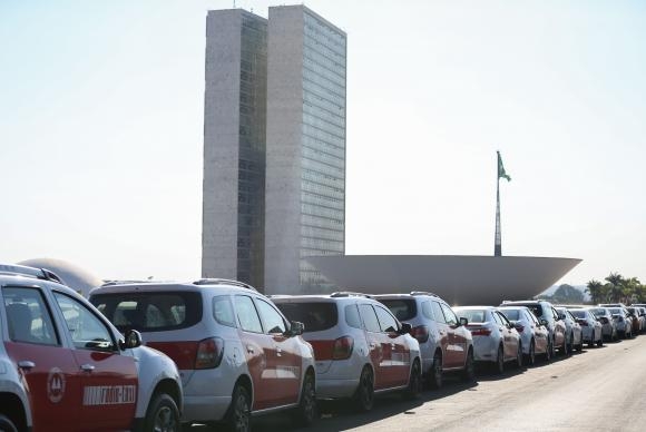 Brasília - Na semana passada, taxistas de todo o país protestaram em frente ao Congresso Nacional contra aplicativos de transporte individual