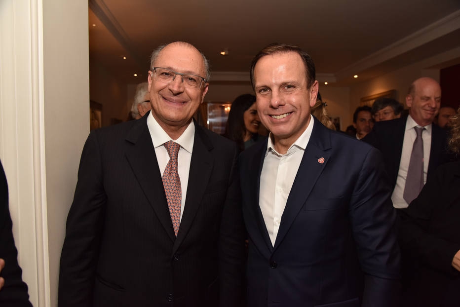 Geraldo Alckmin e João Doria em jantar, no dia 2 de outubro; candidatura do prefeito ao governo estadual teria a vantagem de pacificar o PSDB em São Paulo