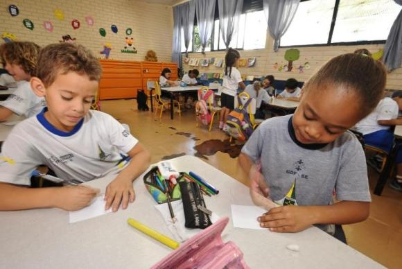 Maioria dos alunos no pas faz educao bsica em escola pblica e universidade na rede privada