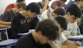 ProUni oferece a alunos bolsas integrais e parciais em  cursos  superiores