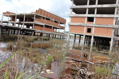 Esqueleto da obra do novo hospital