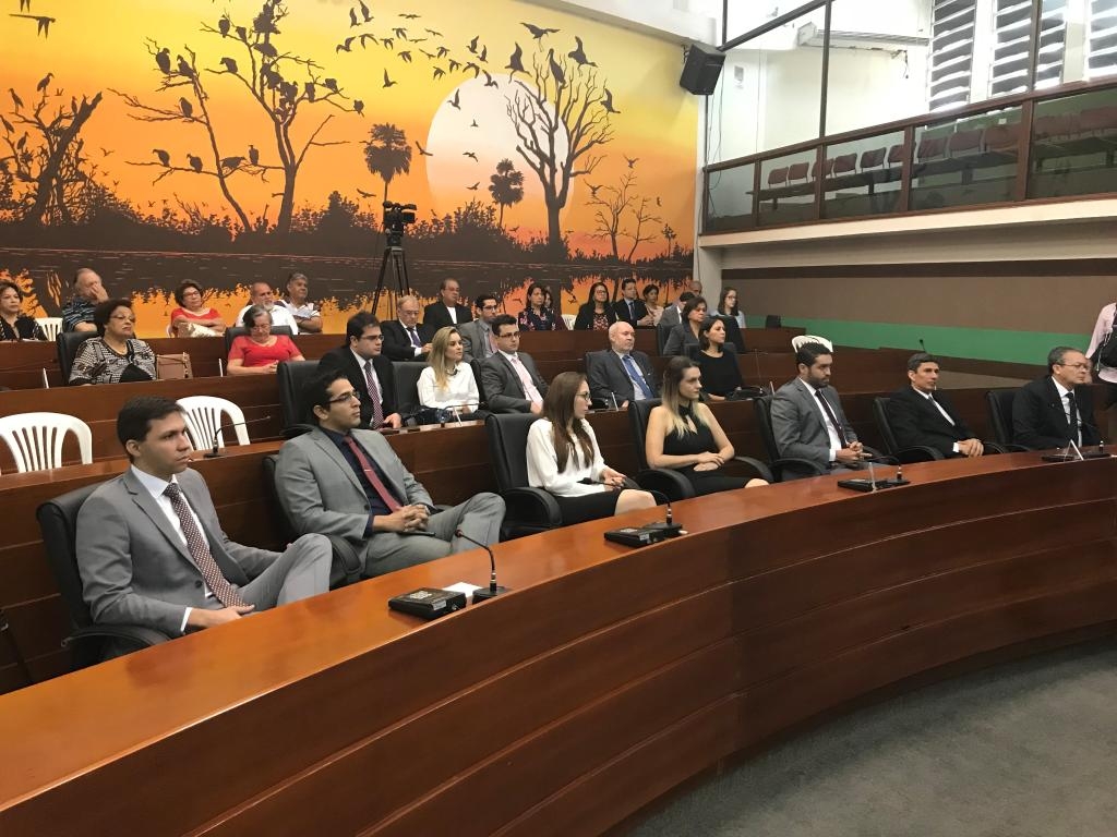 Durante a sesso, 28 procuradores, entre aposentados e da ativa, foram homenageados.