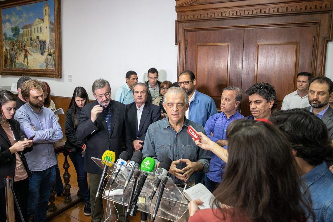 O governador de São Paulo, Márcio França, concede entrevista sobre a negociação com os caminhoneiros