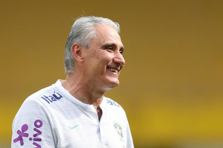 Tcnico Tite durante treino da seleo brasileira - Lucas Figueiredo/CBF/Direitos Reservados