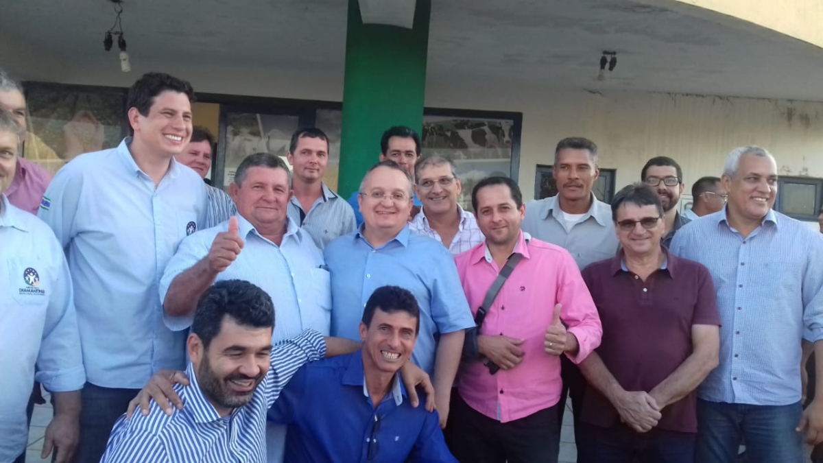 Taques e a comitiva do Governo estiveram na regio mdio-norte para vistoriar a obra de reconstruo da MT-010