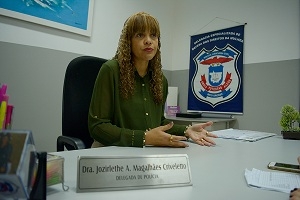 Delegada Titular, Jozirlethe Magalhães Criveletto, da Delegacia Especializada de Defesa da Mulher de Cuiabá