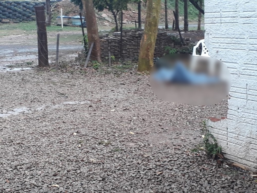 Adolescente foi assassinado em um lava jato na Avenida Mrio Andreazza, em Vrzea Grande  Foto: DHPP