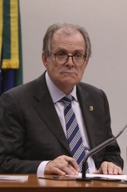 O senador Dalírio Beber, autor da proposta que flexibiliza a Lei da Ficha Limpa - Arquivo/Agência Brasil