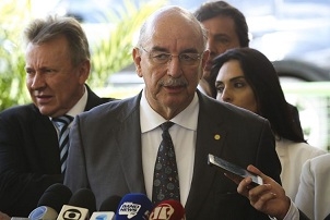 O futuro ministro da Cidadania e Ao Social, Osmar Terra, fala  imprensa - Valter Campanato/Agncia Brasil