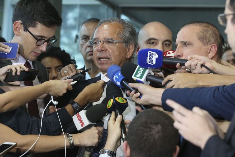 Os ministros Paulo Guedes e Onyx Lorenzoni falam sobre reforma da Previdência - Valter Campanato/Agência Brasil