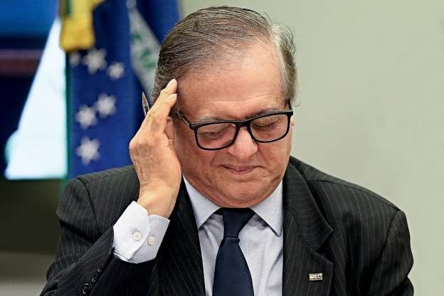 © Pedro Ladeira DESMANCHE – Vélez (acima) não mostra habilidade para resistir à pressão e tocar projetos