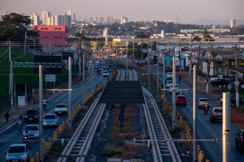 O Estado tem tomado medidas legais para amenizar os problemas ocasionados pelas obras inacabadas