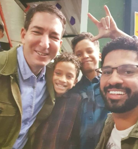 © Reprodução/Instagram @davidmirandario O jornalista Glenn Greenwald é casado com o deputado David Miranda (Psol-RJ) e tem 2 filhos