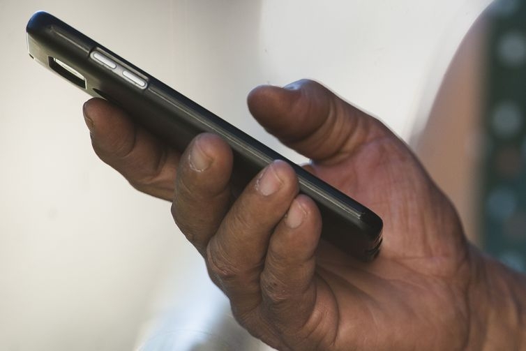 O consumidor que não quiser receber oferta de empréstimo consignado deve cadastrar seus telefones fixos e móveis - Marcello Casal Jr/Agência Brasi