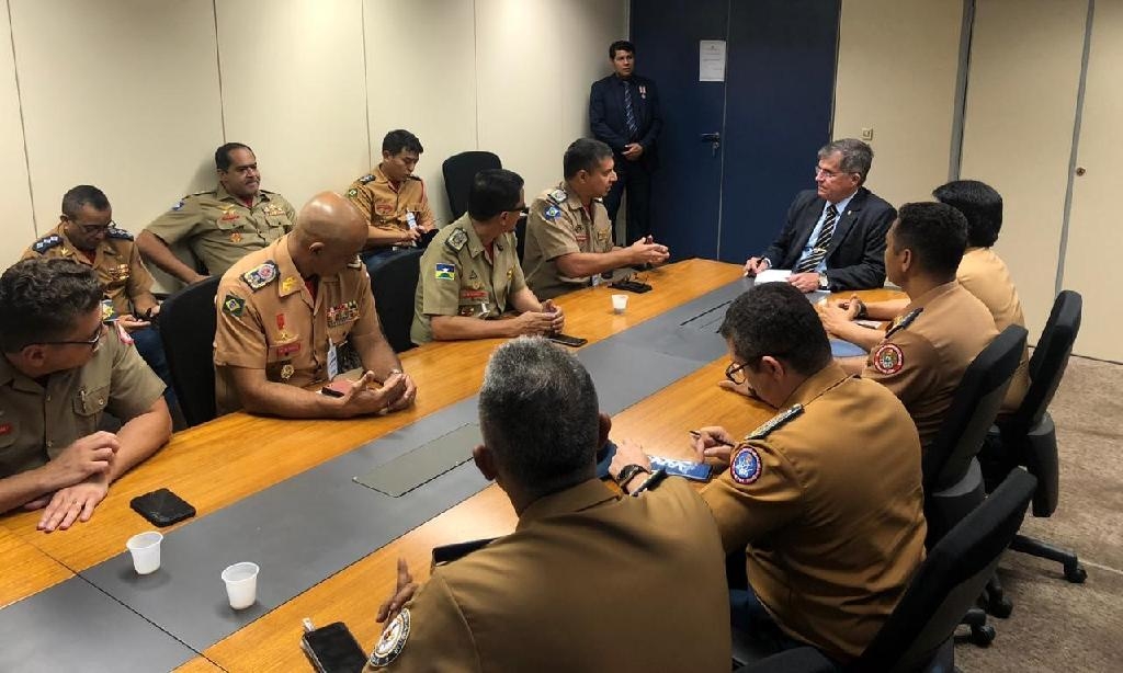 Comandantes Gerais dos Corpos de Bombeiros Militares da amazônia Legal em reunião com o Secretário Nacional de Segurança Pública - Foto por: CBMMT