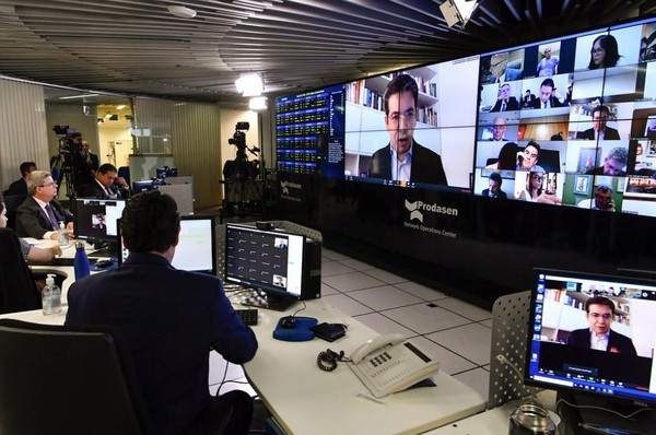Senadores fazem sessão virtual para votar projeto que prevê R$ 600 para trabalhadores informais durante pandemia do coronavírus — Foto: Waldemir Barreto/Agência Senado