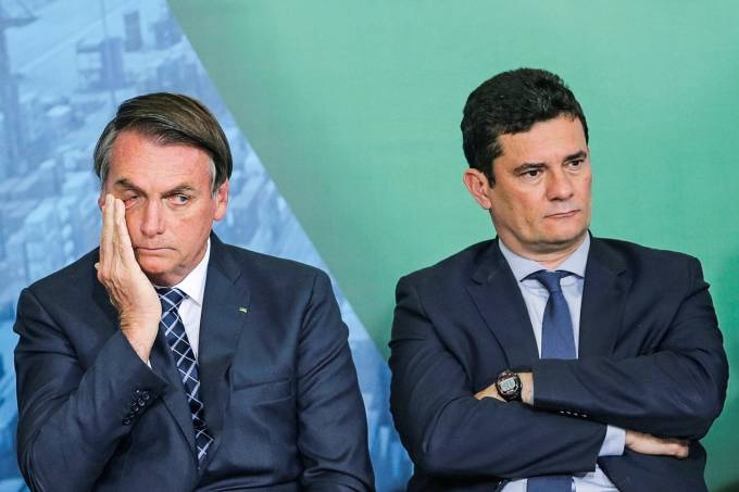 O PODER DA CANETA -- Presidente Jair Bolsonaro avisou o ministro da Justiça, Sergio Moro, que irá trocar o chefe da Polícia Federal Adriano Machado/Reuters