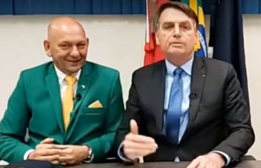 © Youtube/Reprodução Jair Bolsonaro em live nas redes sociais ao lado de Luciano Hang, dono da Havan - 17/10/2019