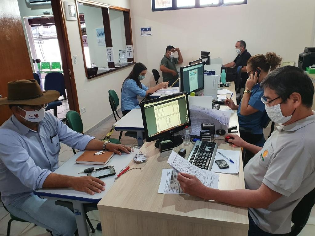 Pecuaristas podem ir pessoalmente à unidade do INDEA MT com toda a segurança ou comunicar a vacinação por e-mail. - Foto: INDEA-MT