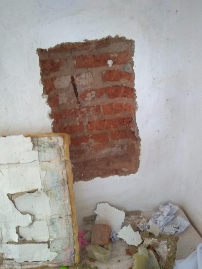 Buraco encontrado em parede de cela da Penitenciria Mata Grande - Foto: Sistema Penitencirio