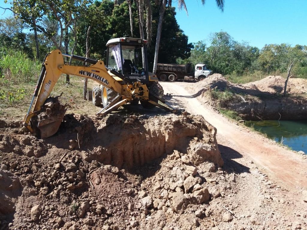 O maquinrio apreendido foi entregue  Delegacia Especializada de Meio Ambiente. - Foto: PMMT