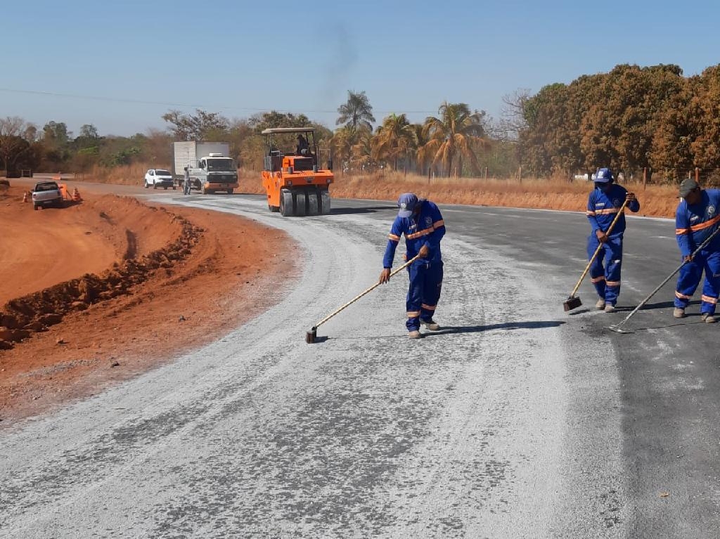Obras em rodovia que dá acesso a três distritos avançam e estrada já tem nova aparência - Foto: Sinfra/MT