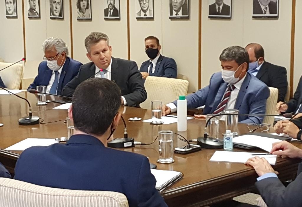 Mauro Mendes durante reunio no Ministrio da Economia - Foto: Secom