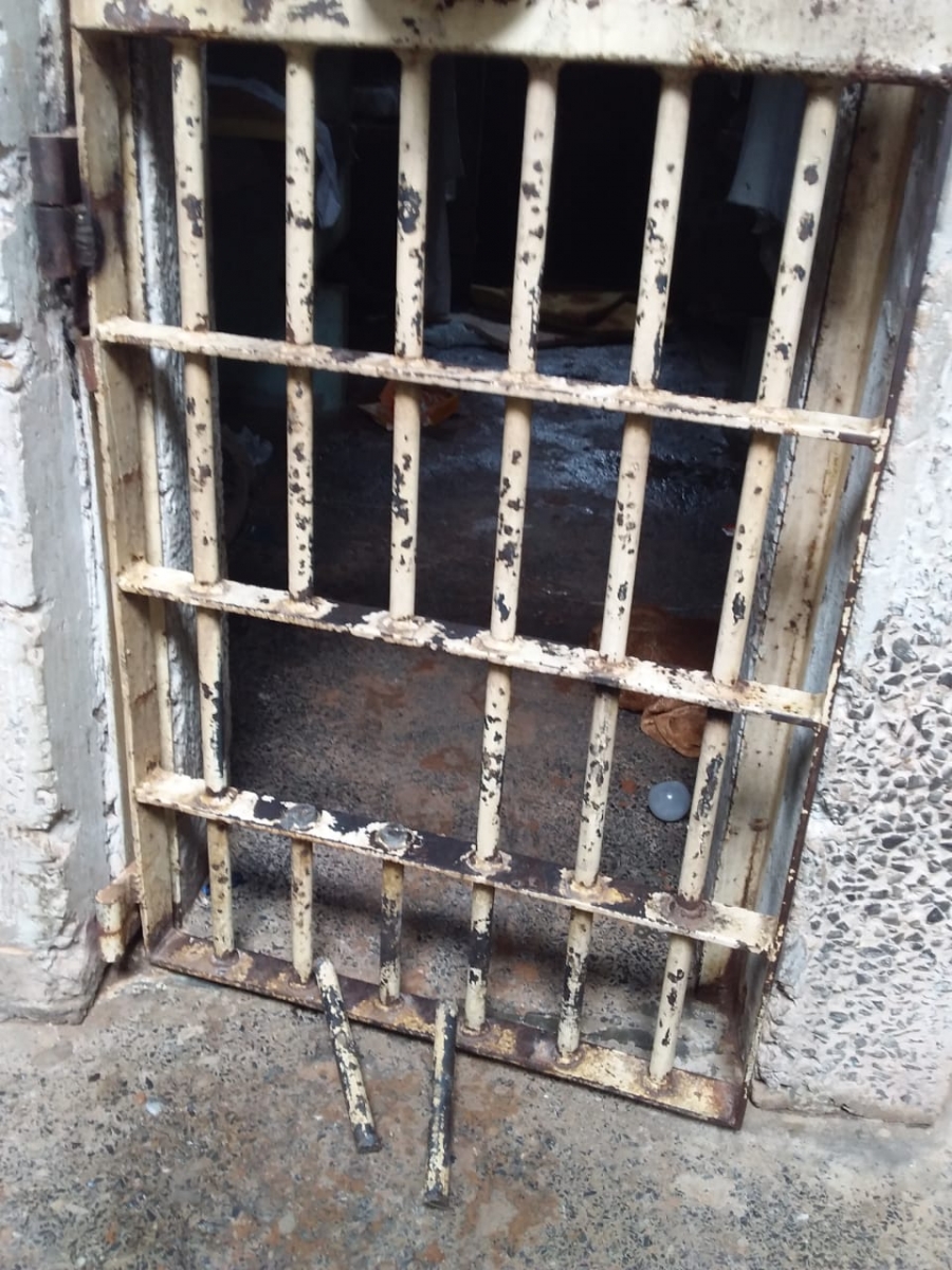 Buraco de tentativa de fuga no Ferrugem - Foto: Sistema Penitencirio
