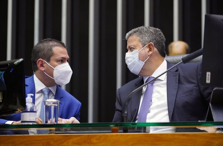 Deputados Marcelo Ramos (PL/AM), vice-presidente da Cmara, e Arthur Lira (PP/AL), presidente da Casa