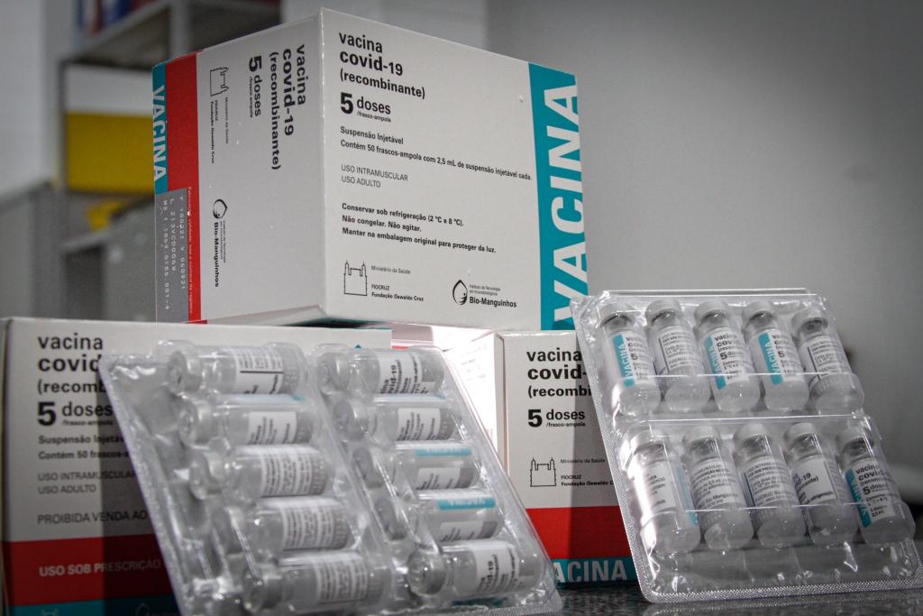 Doses j esto disponveis para retirada - Foto: Michel Alvim - SECOM/MT