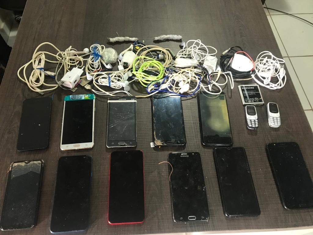 Celulares apreendidos na Mata Grande - Foto: Assessoria