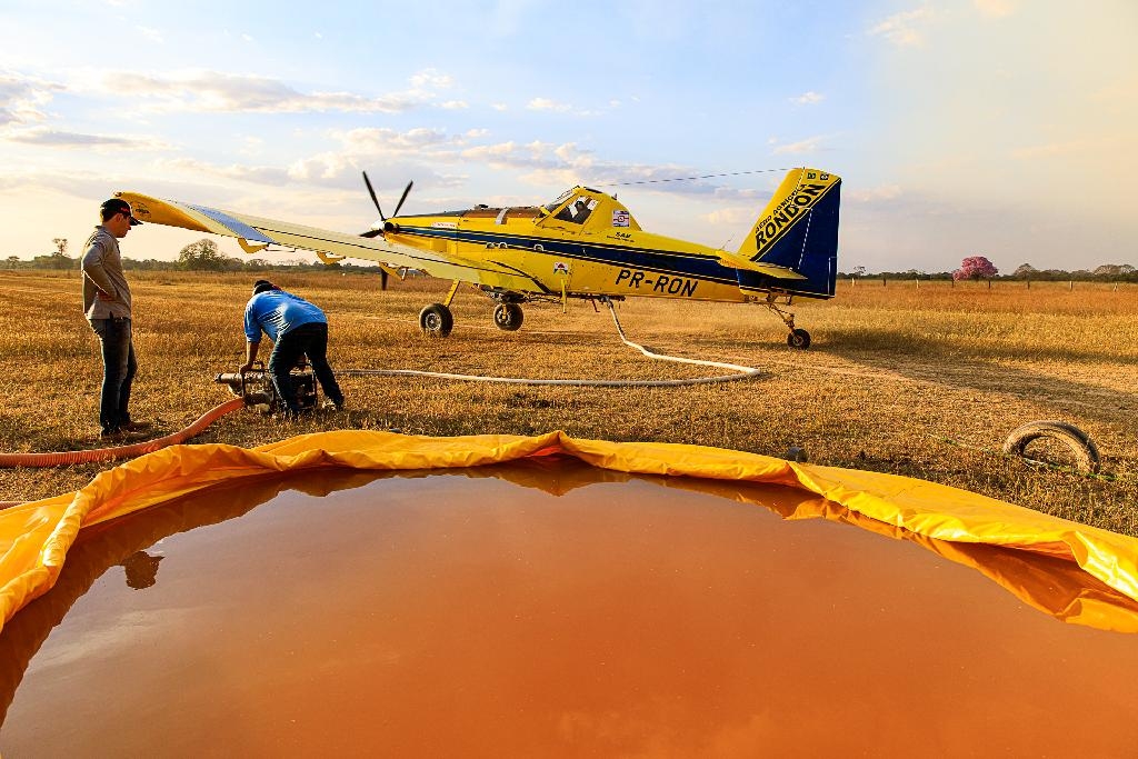 3.100 litros d’água estão sendo lançados nos locais com maior incidência de fogo - Foto: Marcos Vergueiro/Secom-MT