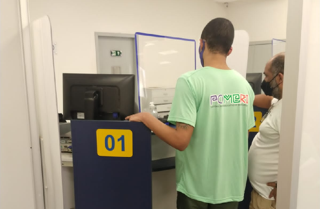 Adolescente abrindo conta bancaria - Foto: Case/Cuiab