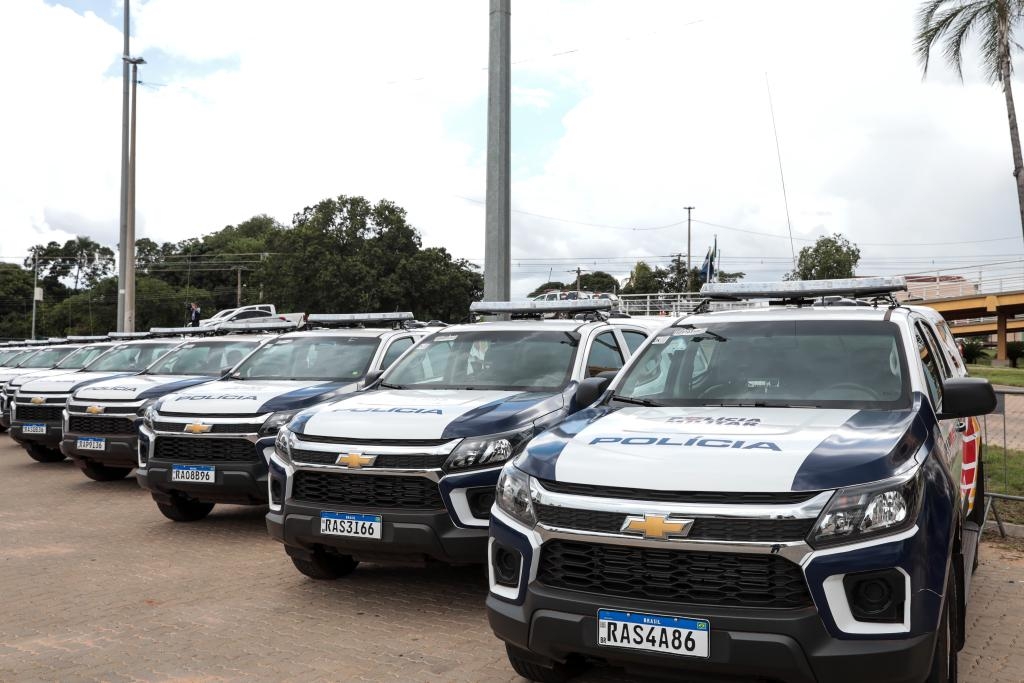 Sero entregues 115 veculos para a Polcia Civil e 103 para a Polcia Militar. - Foto: SECOM/MT