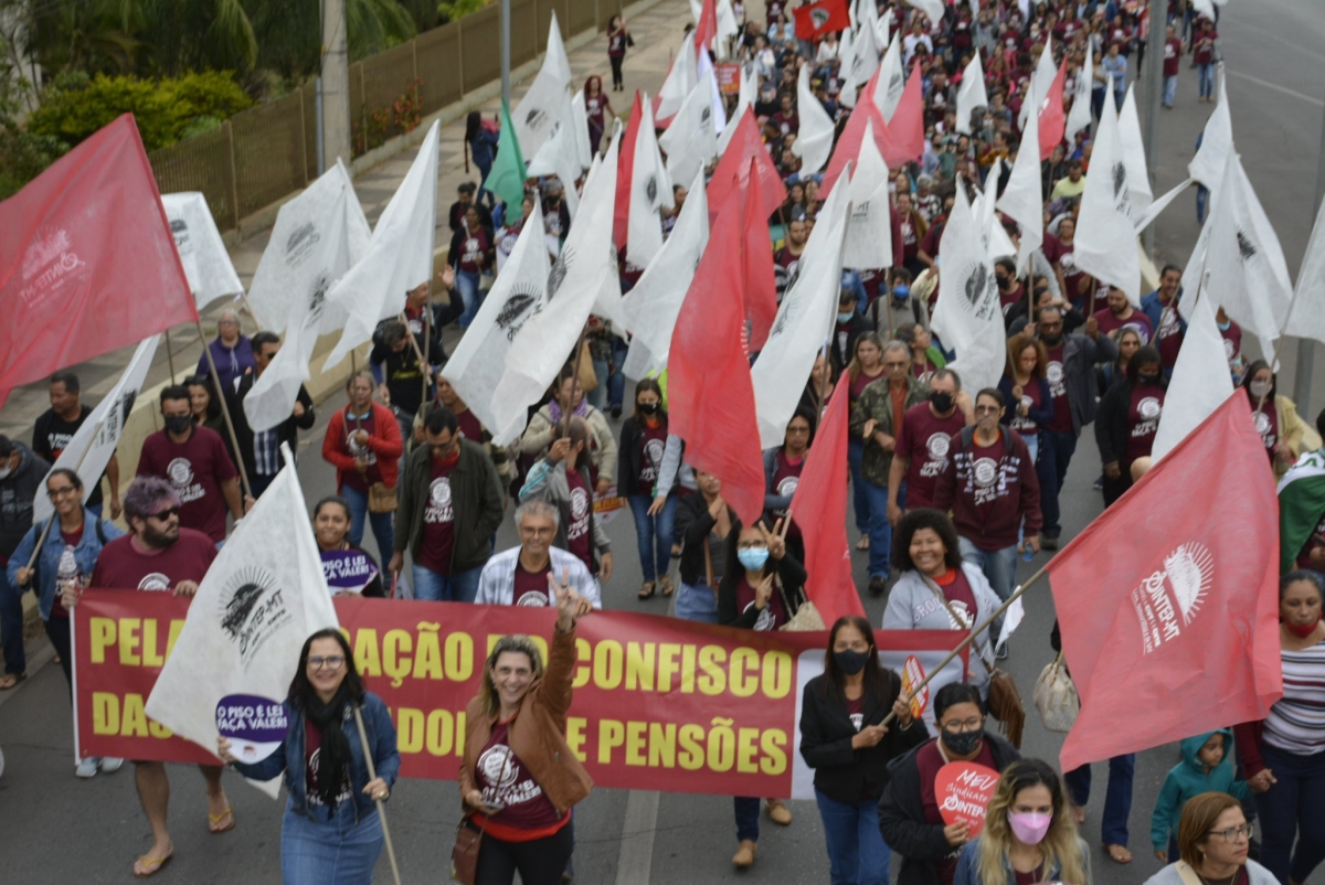 Paralisao com ato pblico realizada em 16 de Maio, ms da data base da categoria