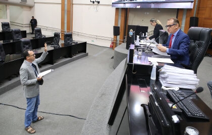 Na tribuna, o deputado Lúdio Cabral repudiou os ataques e pediu que os responsáveis sejam identificados e punidos- Foto: JLSIQUEIRA / ALMT