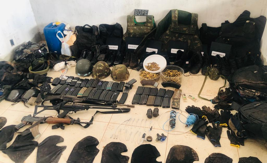 Materiais foram apreendidos ao longo dos dois dias de busca aos criminosos - Foto: Sesp-MT