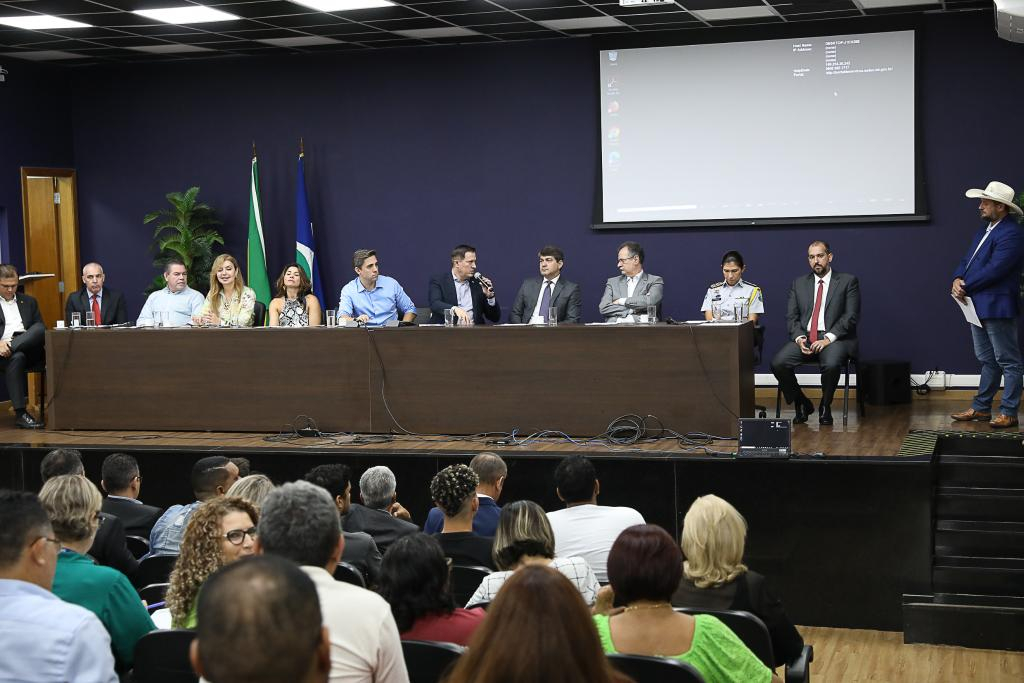 Reunio gerencial para tratar do Protocolo Emergencial de Segurana nas escolas - Foto: Secom-MT