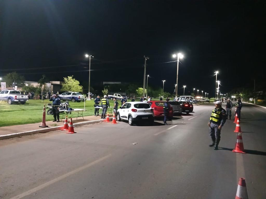 Abordagens ocorreram na Rua da Guarita, em Vrzea Grande - Foto: Sesp-MT