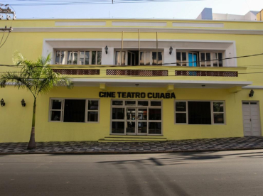 Fachada do Cine Teatro Cuiabá, na região central da capital - Foto: Assessoria